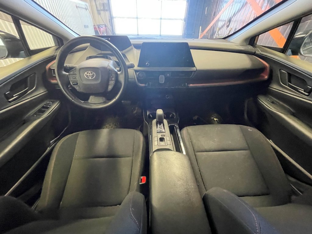 2023 Toyota Prius Prime in St-Jérôme, Quebec - 10 - w1024h768px