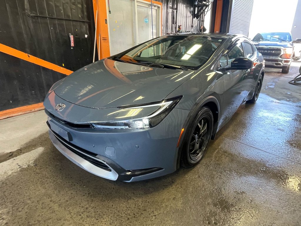 2023 Toyota Prius Prime in St-Jérôme, Quebec - 1 - w1024h768px