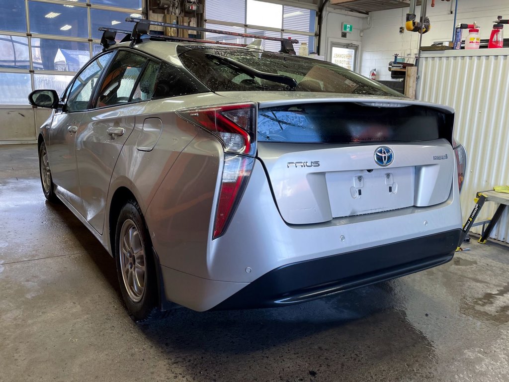 Toyota Prius  2017 à St-Jérôme, Québec - 6 - w1024h768px