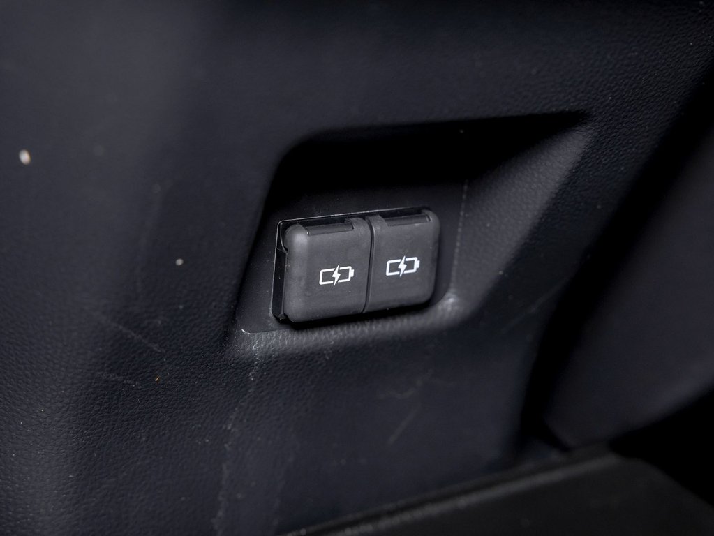 2023 Toyota RAV4 Prime in St-Jérôme, Quebec - 33 - w1024h768px