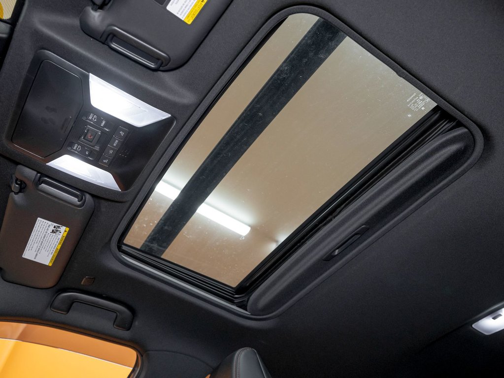 2023 Toyota RAV4 Prime in St-Jérôme, Quebec - 4 - w1024h768px