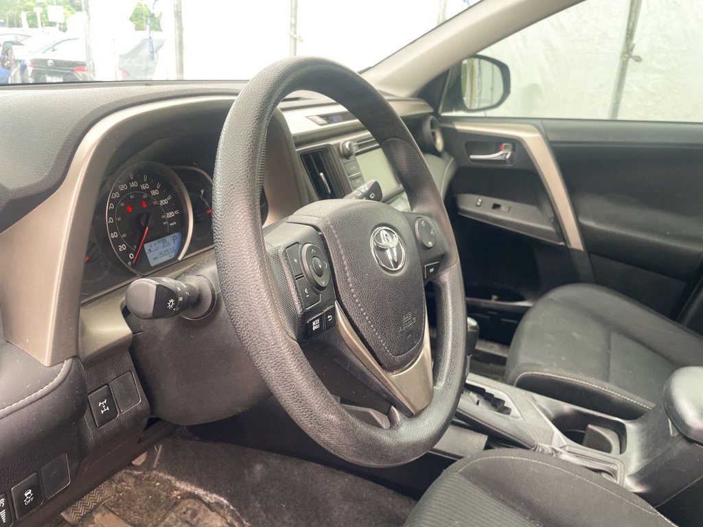 2015 Toyota RAV4 in St-Jérôme, Quebec - 4 - w1024h768px
