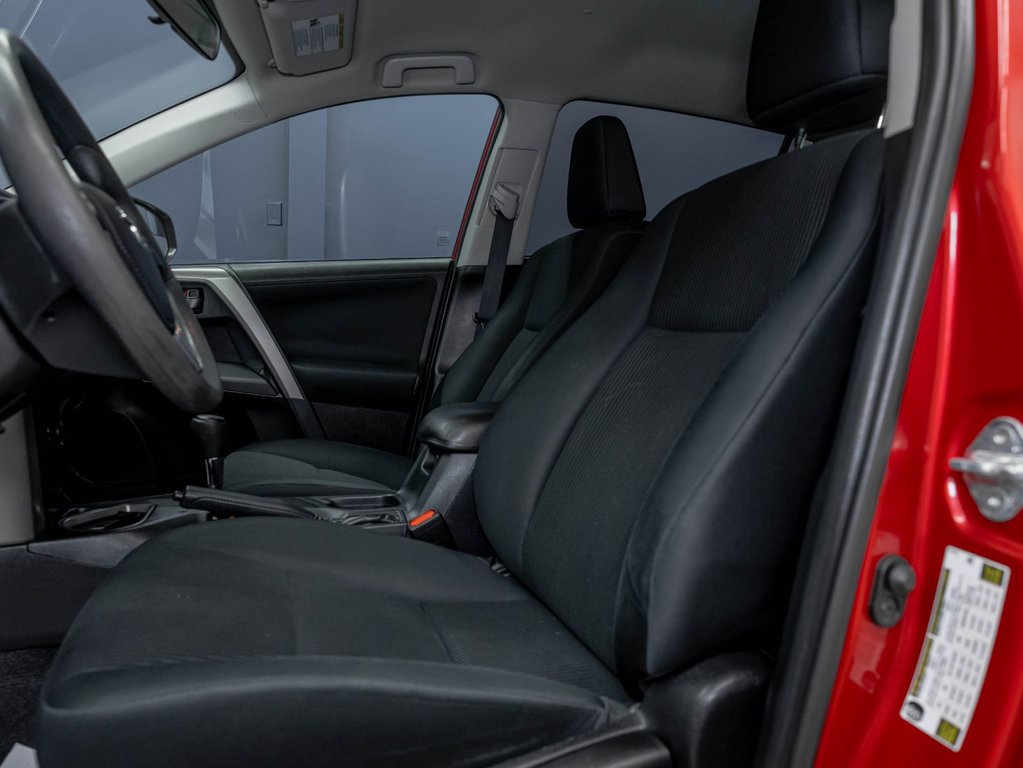 Toyota RAV4  2016 à St-Jérôme, Québec - 10 - w1024h768px