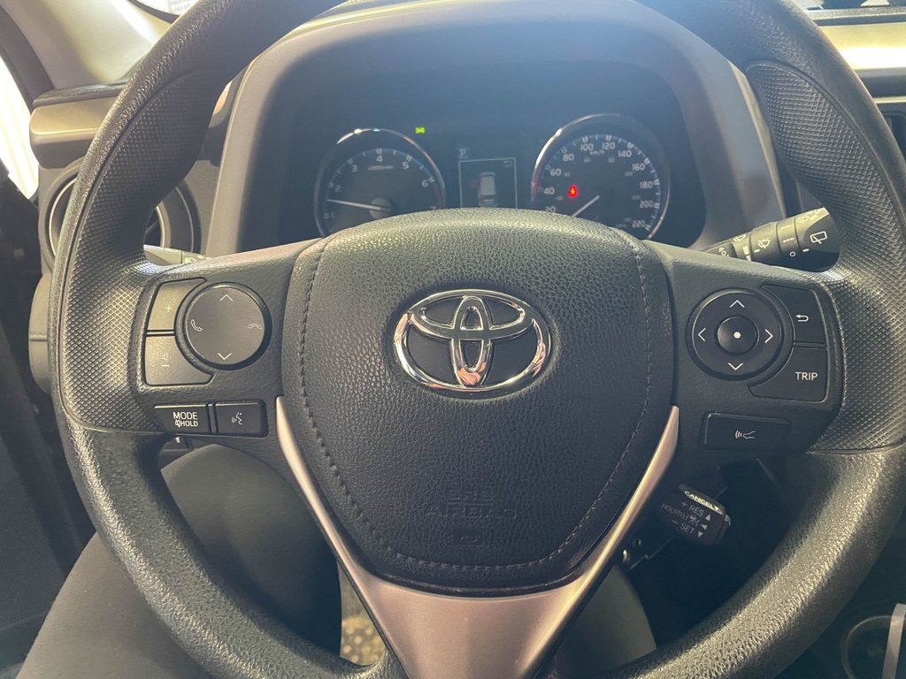 2017 Toyota RAV4 in St-Jérôme, Quebec - 13 - w1024h768px