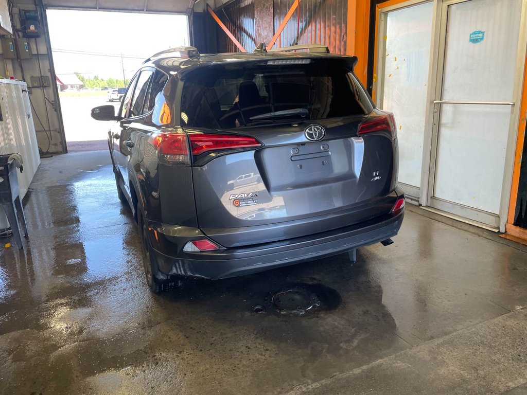 2017 Toyota RAV4 in St-Jérôme, Quebec - 5 - w1024h768px