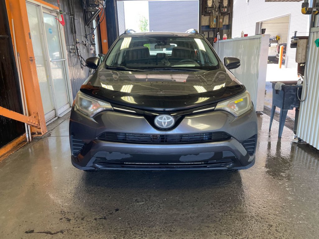 2017 Toyota RAV4 in St-Jérôme, Quebec - 4 - w1024h768px