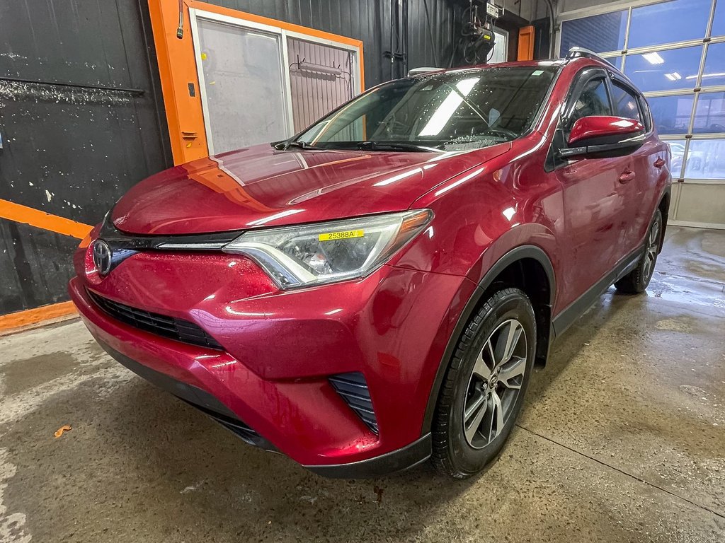 Toyota RAV4  2018 à St-Jérôme, Québec - 1 - w1024h768px