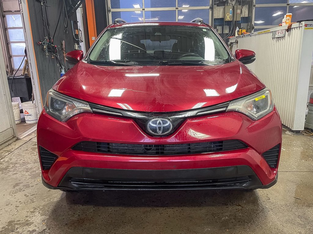 Toyota RAV4  2018 à St-Jérôme, Québec - 4 - w1024h768px