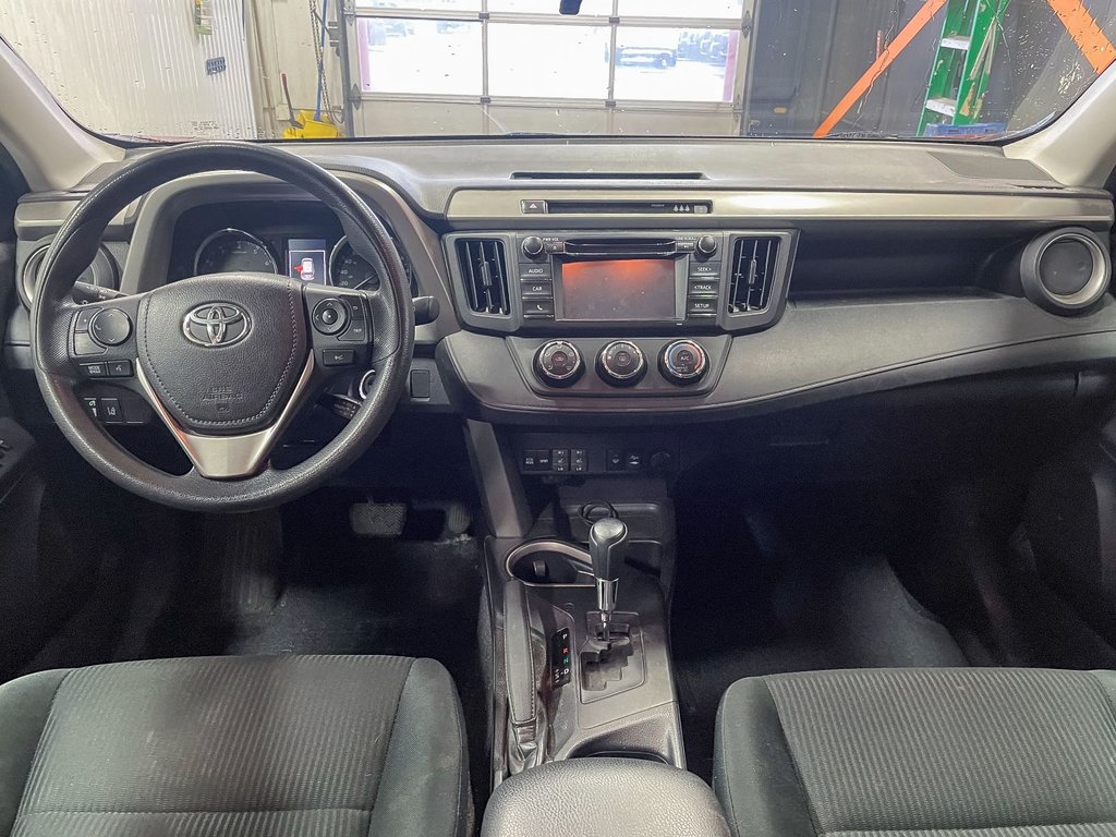 Toyota RAV4  2018 à St-Jérôme, Québec - 10 - w1024h768px