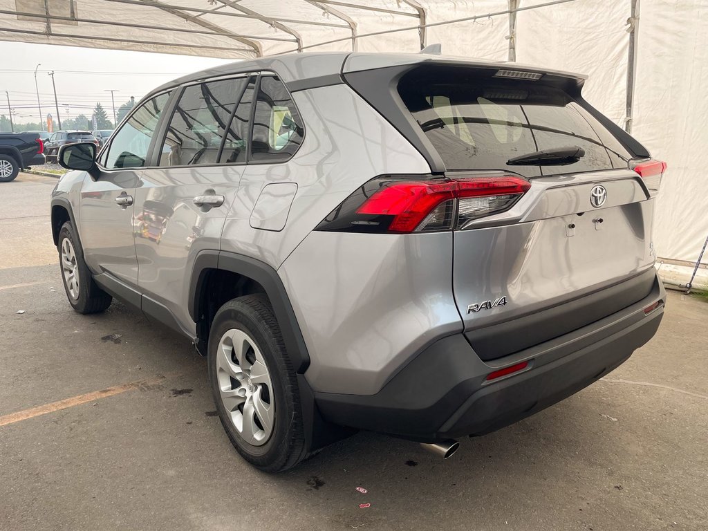 Toyota RAV4  2022 à St-Jérôme, Québec - 5 - w1024h768px