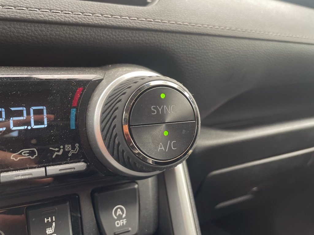 2024 Toyota RAV4 in St-Jérôme, Quebec - 16 - w1024h768px