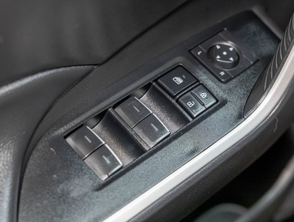 Toyota RAV4  2025 à St-Jérôme, Québec - 28 - w1024h768px