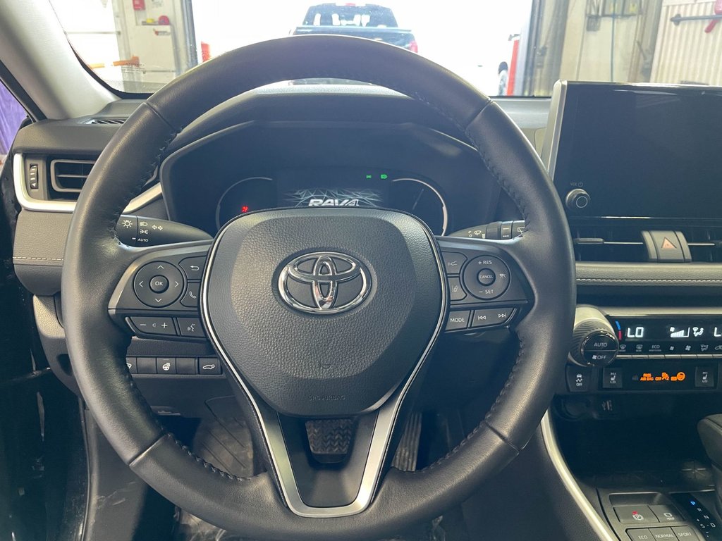 2025 Toyota RAV4 in St-Jérôme, Quebec - 13 - w1024h768px