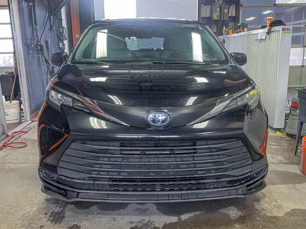 2022 Toyota Sienna in St-Jérôme, Quebec - 4 - w1024h768px