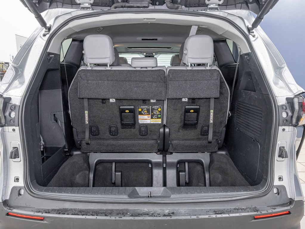 2025 Toyota Sienna in St-Jérôme, Quebec - 34 - w1024h768px