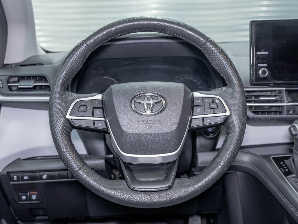 2025 Toyota Sienna in St-Jérôme, Quebec - 15 - w1024h768px