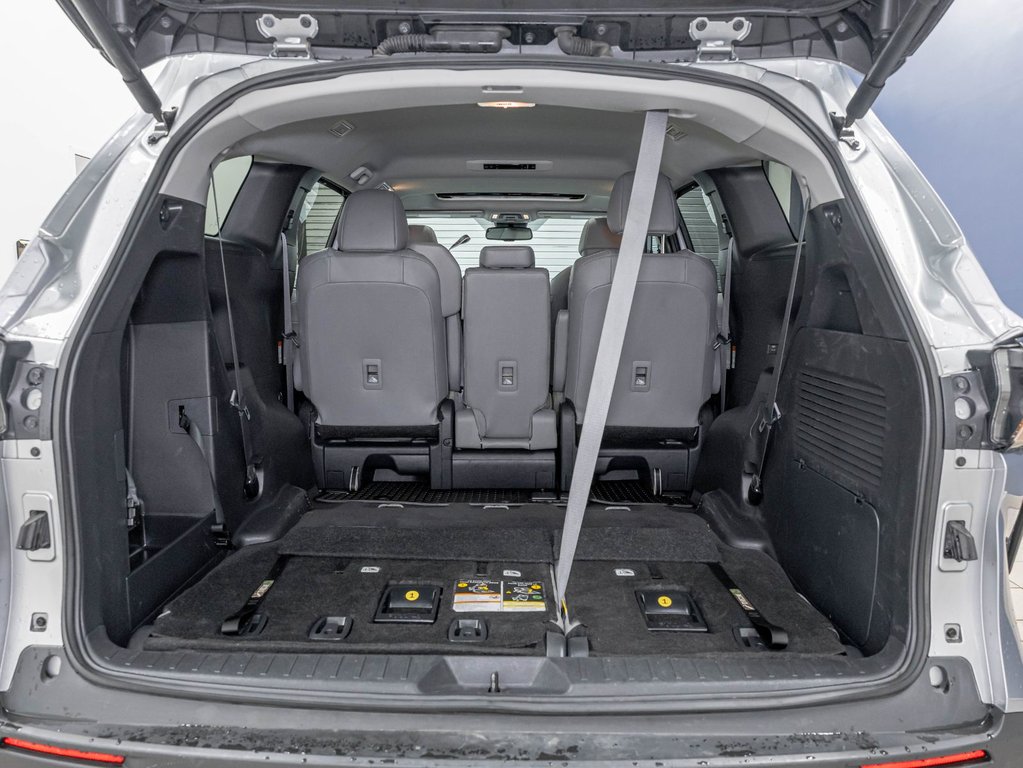 2025 Toyota Sienna in St-Jérôme, Quebec - 35 - w1024h768px