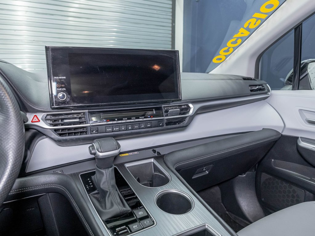 2025 Toyota Sienna in St-Jérôme, Quebec - 20 - w1024h768px