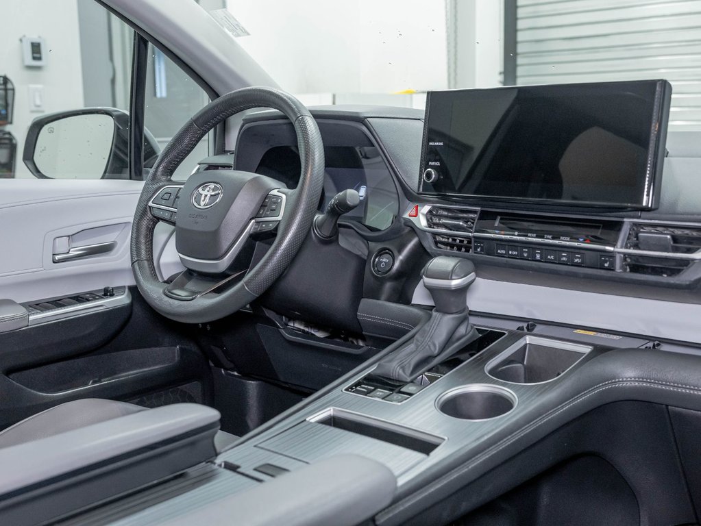 2025 Toyota Sienna in St-Jérôme, Quebec - 30 - w1024h768px