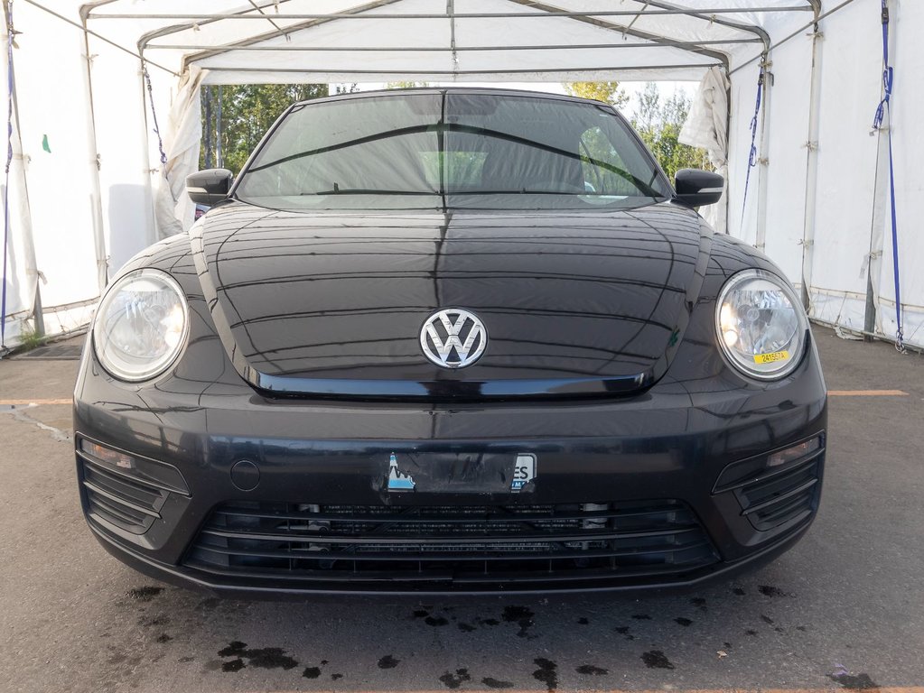 2017 Volkswagen Beetle Convertible in St-Jérôme, Quebec - 4 - w1024h768px