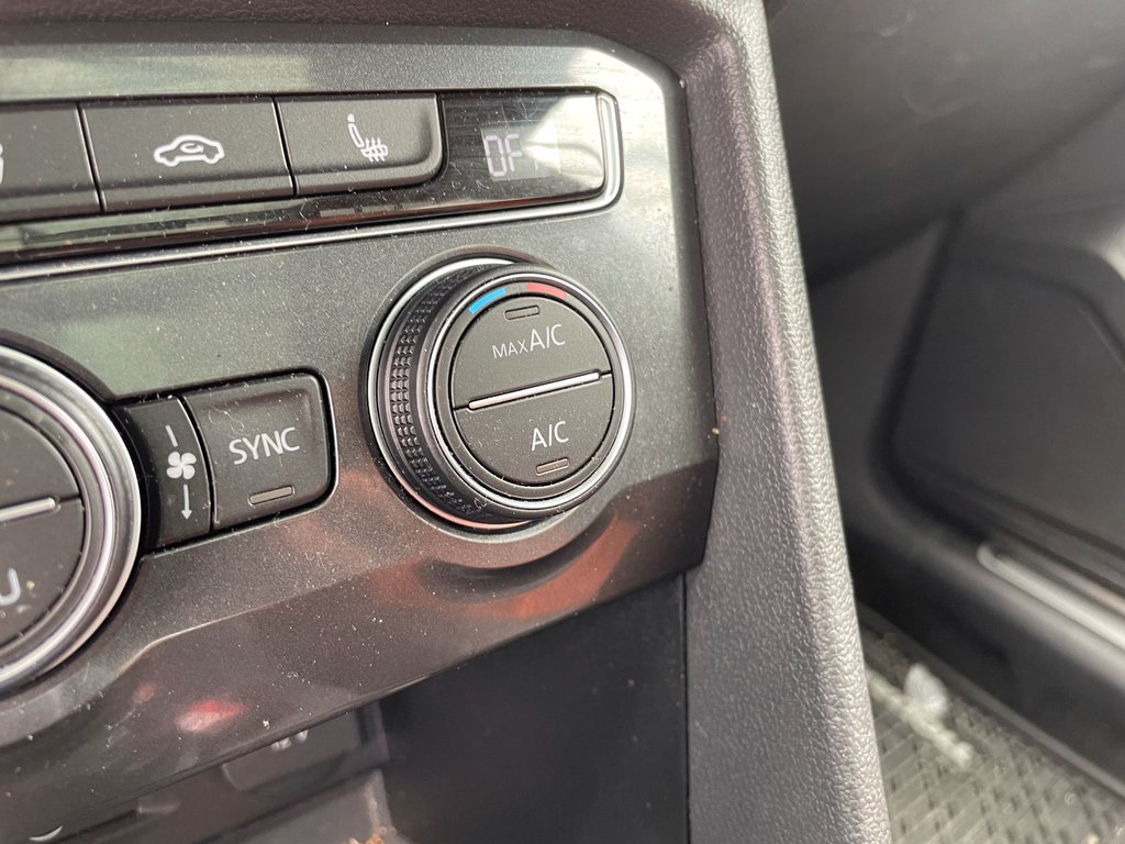 2019 Volkswagen Tiguan in St-Jérôme, Quebec - 17 - w1024h768px