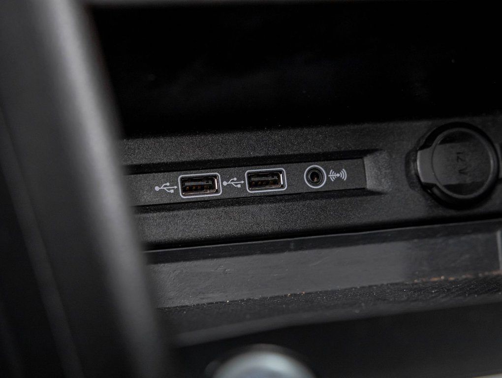 2020 Volkswagen Tiguan in St-Jérôme, Quebec - 24 - w1024h768px