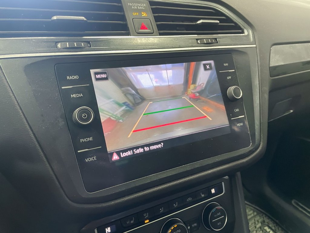 2020 Volkswagen Tiguan in St-Jérôme, Quebec - 16 - w1024h768px