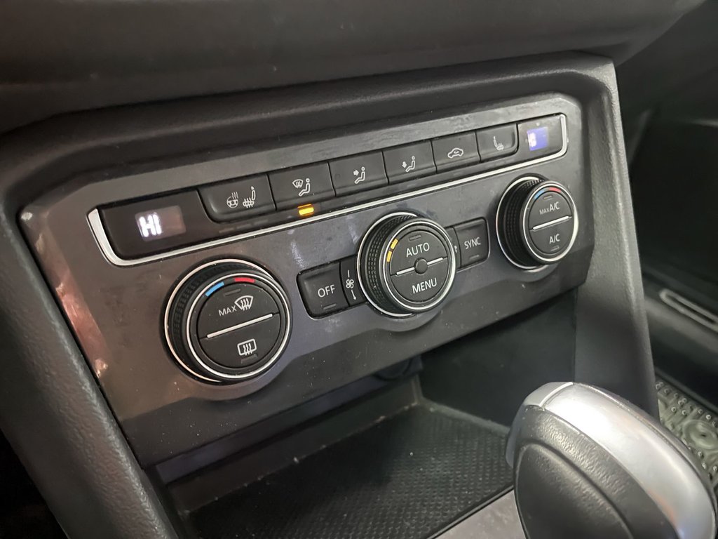 2020 Volkswagen Tiguan in St-Jérôme, Quebec - 14 - w1024h768px