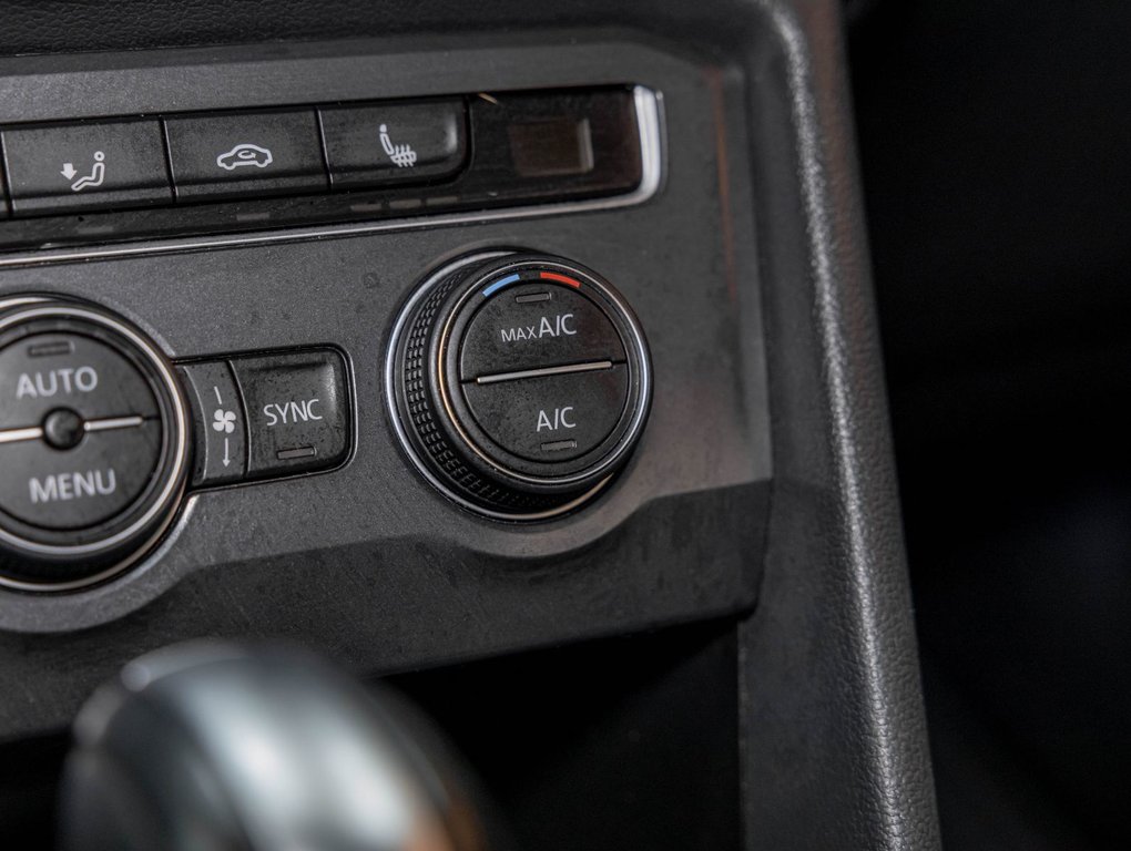 2020 Volkswagen Tiguan in St-Jérôme, Quebec - 23 - w1024h768px