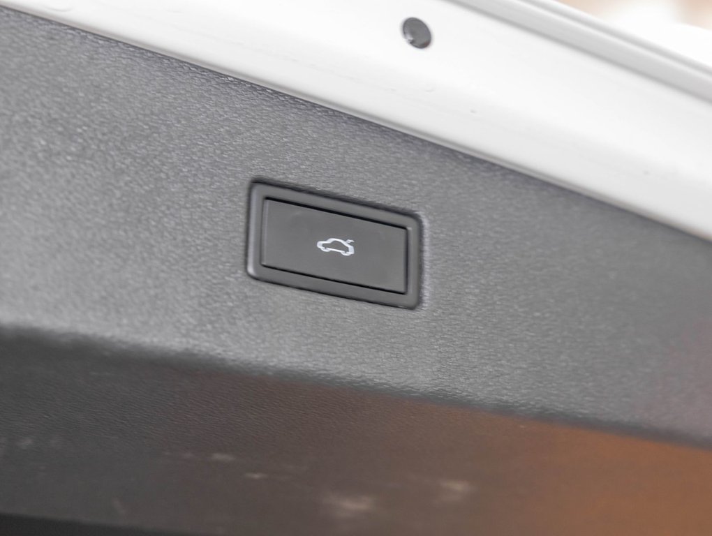 Volkswagen Tiguan  2023 à St-Jérôme, Québec - 35 - w1024h768px