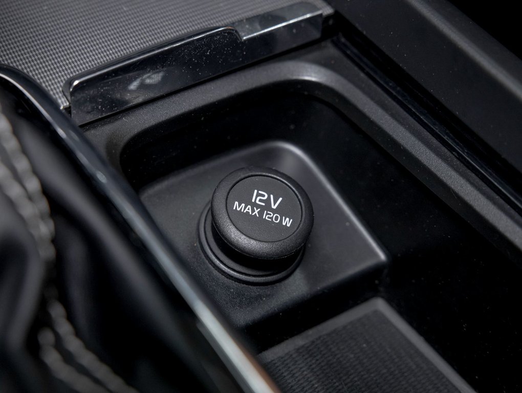 2020 Volvo XC60 in St-Jérôme, Quebec - 23 - w1024h768px
