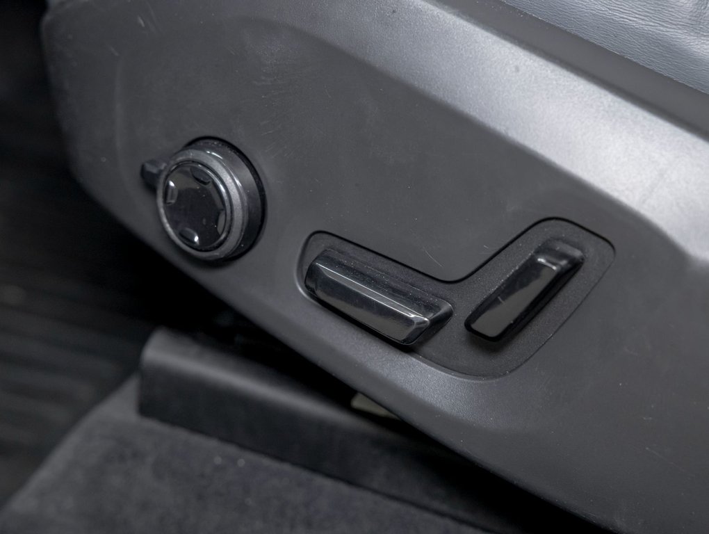 2020 Volvo XC60 in St-Jérôme, Quebec - 24 - w1024h768px