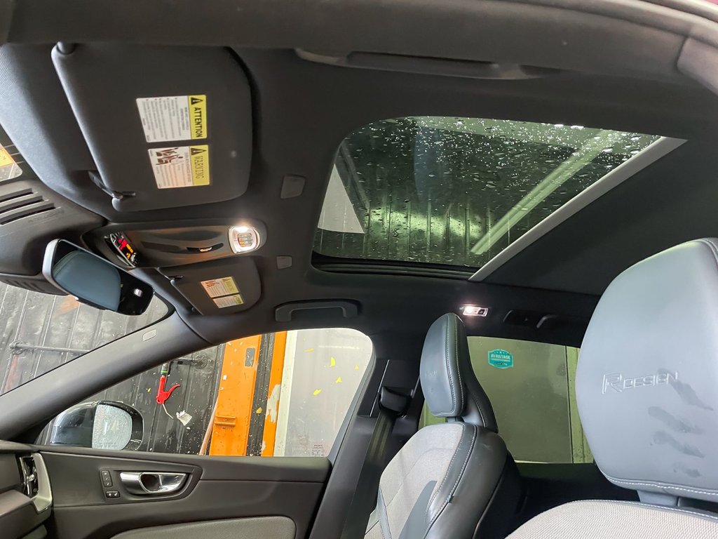 Volvo XC60  2020 à St-Jérôme, Québec - 3 - w1024h768px