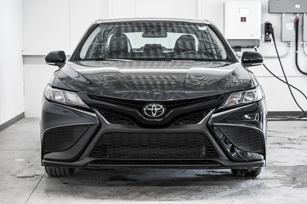 Toyota Camry SE 2021-1