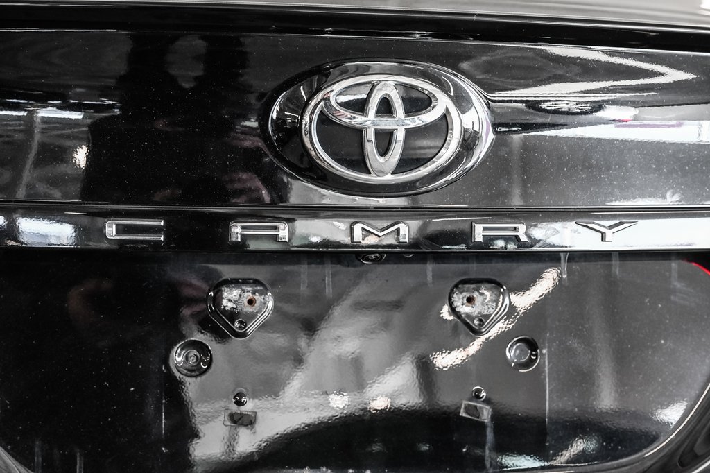 Toyota Camry SE 2021-7