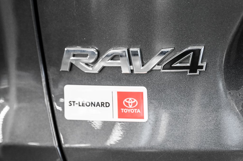 Toyota RAV4 LE 2021-6
