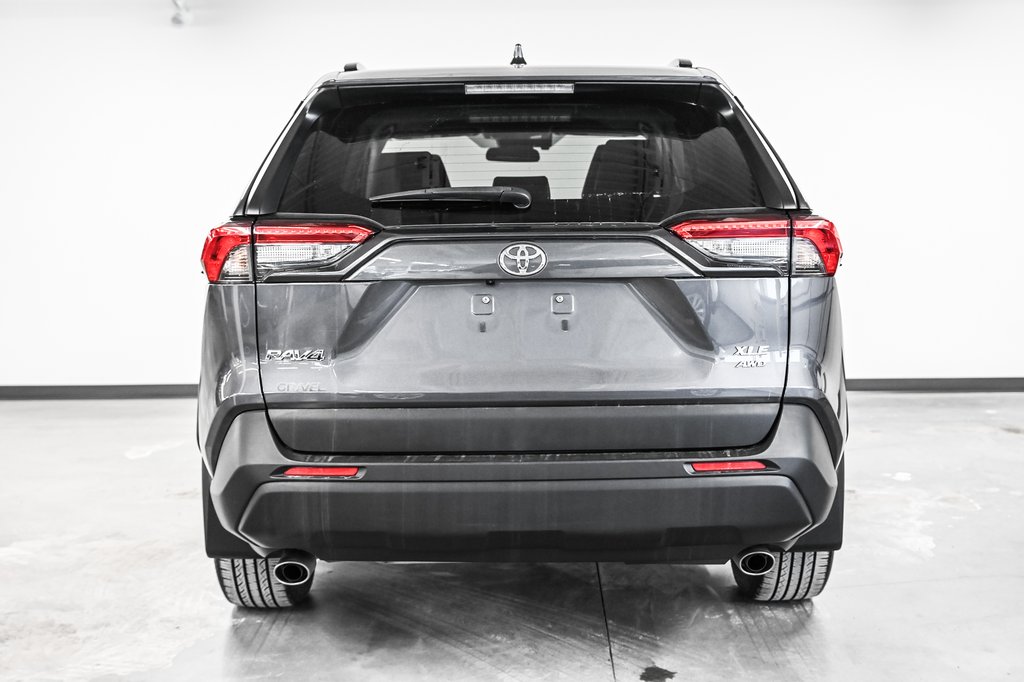 Toyota RAV4 XLE 2022-4