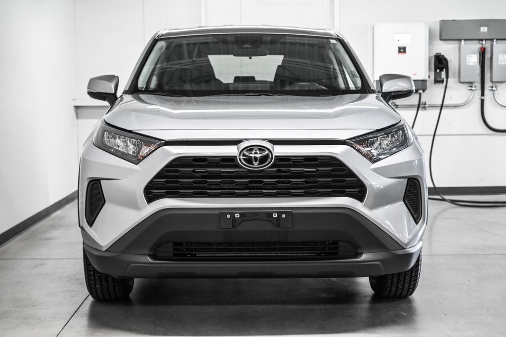 Toyota RAV4 LE 2024-1