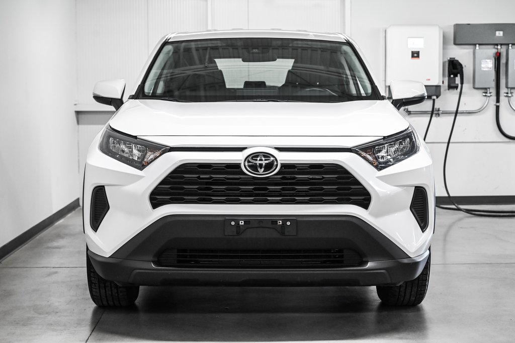 Toyota RAV4 LE 2024-1
