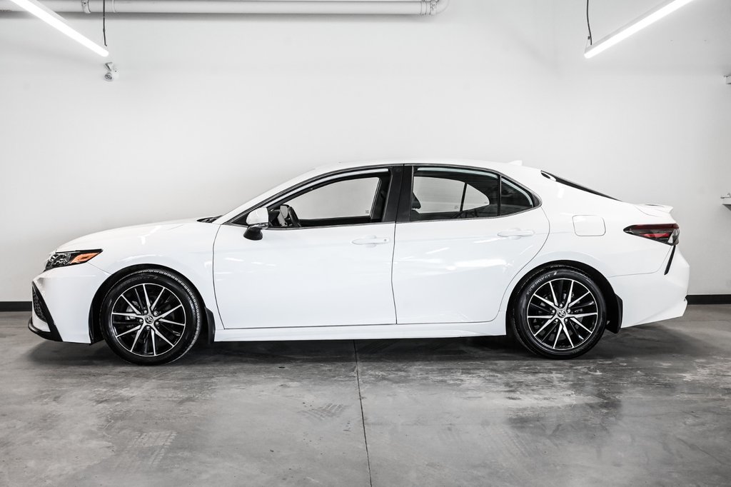 2023 Toyota Camry Hybrid XLE-4