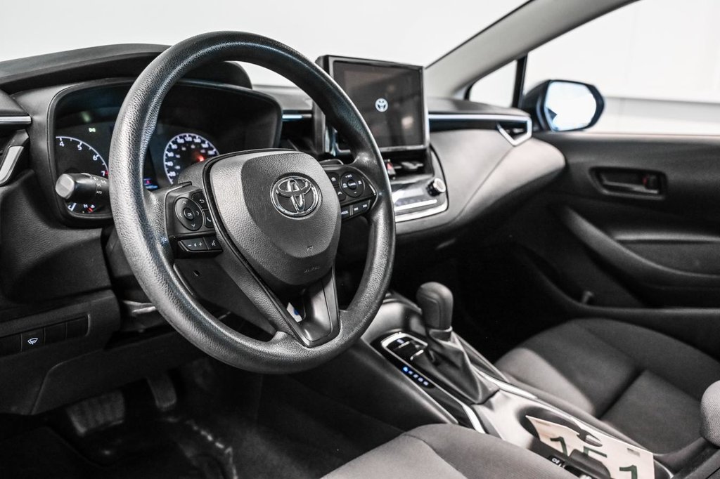 Toyota Corolla LE 2023-7