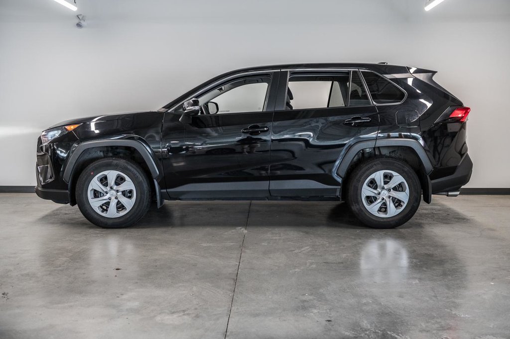 Toyota RAV4 LE 2024-4