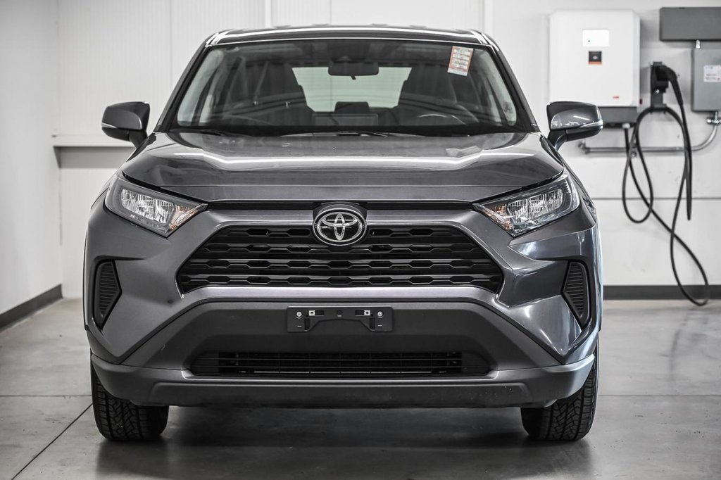 Toyota RAV4 LE 2024-1