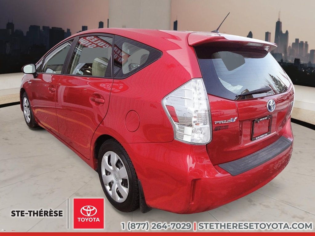 Toyota Prius v HYBRID 2013-4