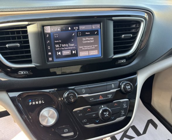 2022 Chrysler Grand Caravan SXT in Gander, Newfoundland and Labrador - 13 - w1024h768px
