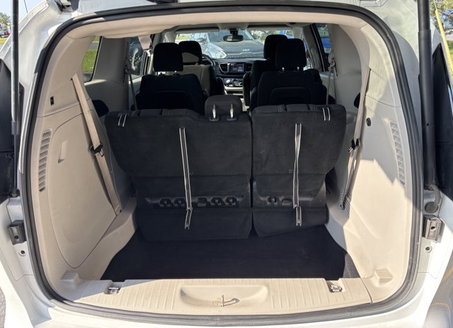 2022 Chrysler Grand Caravan SXT in Gander, Newfoundland and Labrador - 9 - w1024h768px