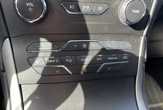 2019 Ford Edge SEL in Gander, Newfoundland and Labrador - 17 - w1024h768px