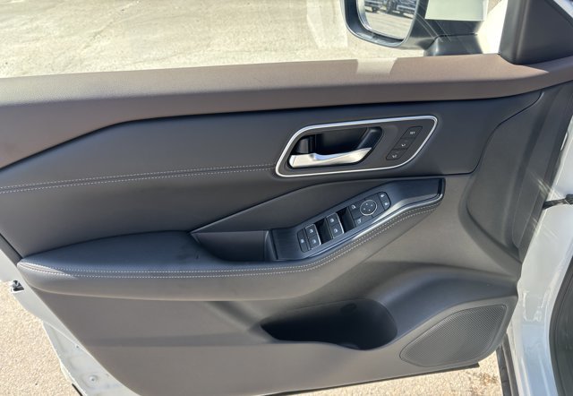 2023 Nissan Rogue Platinum in Gander, Newfoundland and Labrador - 14 - w1024h768px
