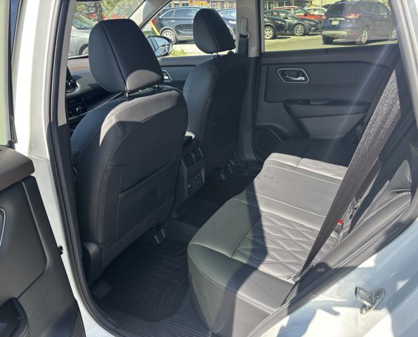 2023 Nissan Rogue Platinum in Gander, Newfoundland and Labrador - 12 - w1024h768px