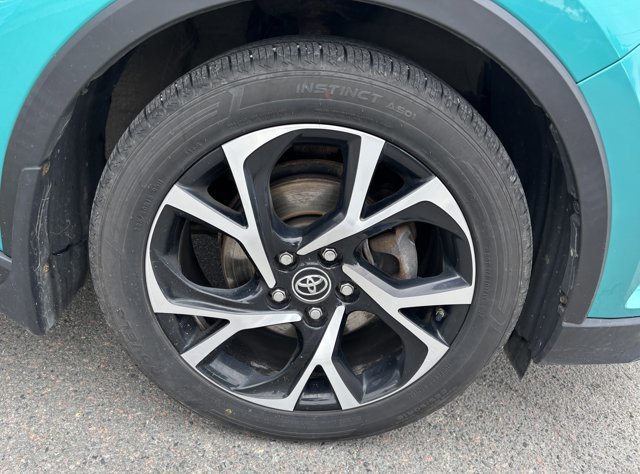 2018 Toyota C-HR XLE in Gander, Newfoundland and Labrador - 9 - w1024h768px